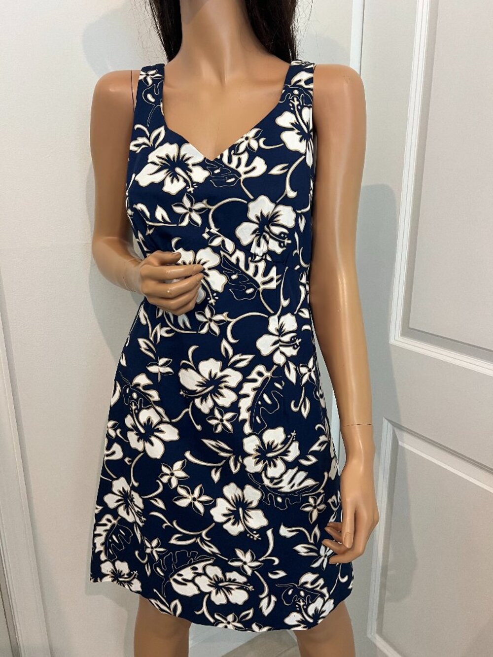 Hilo Hattie Hawaiian Original Dress Blue Floral Open Back Made in Hawaii sz 8